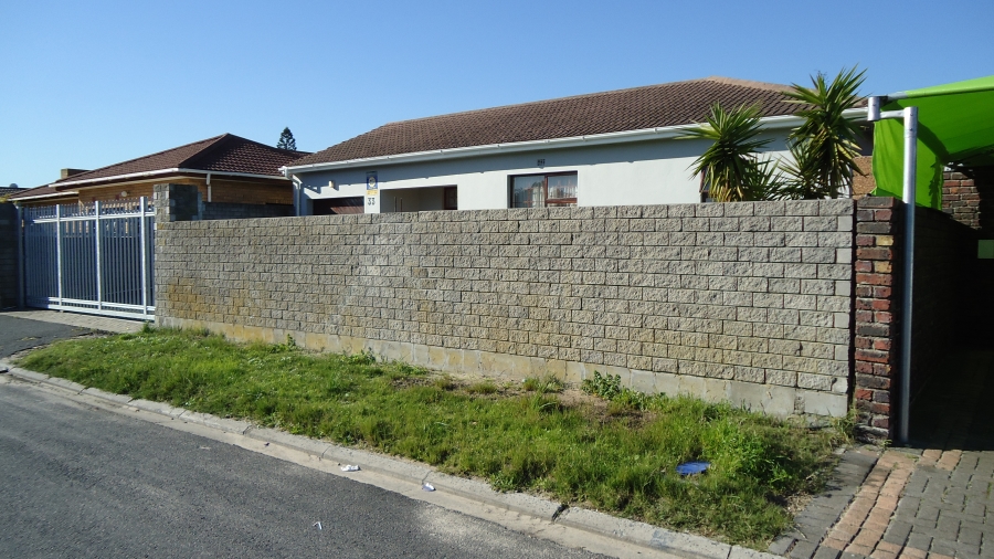 6 Bedroom Property for Sale in Belhar Western Cape